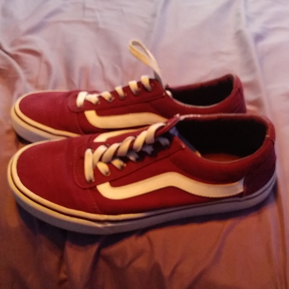 Burgundy low top Vans